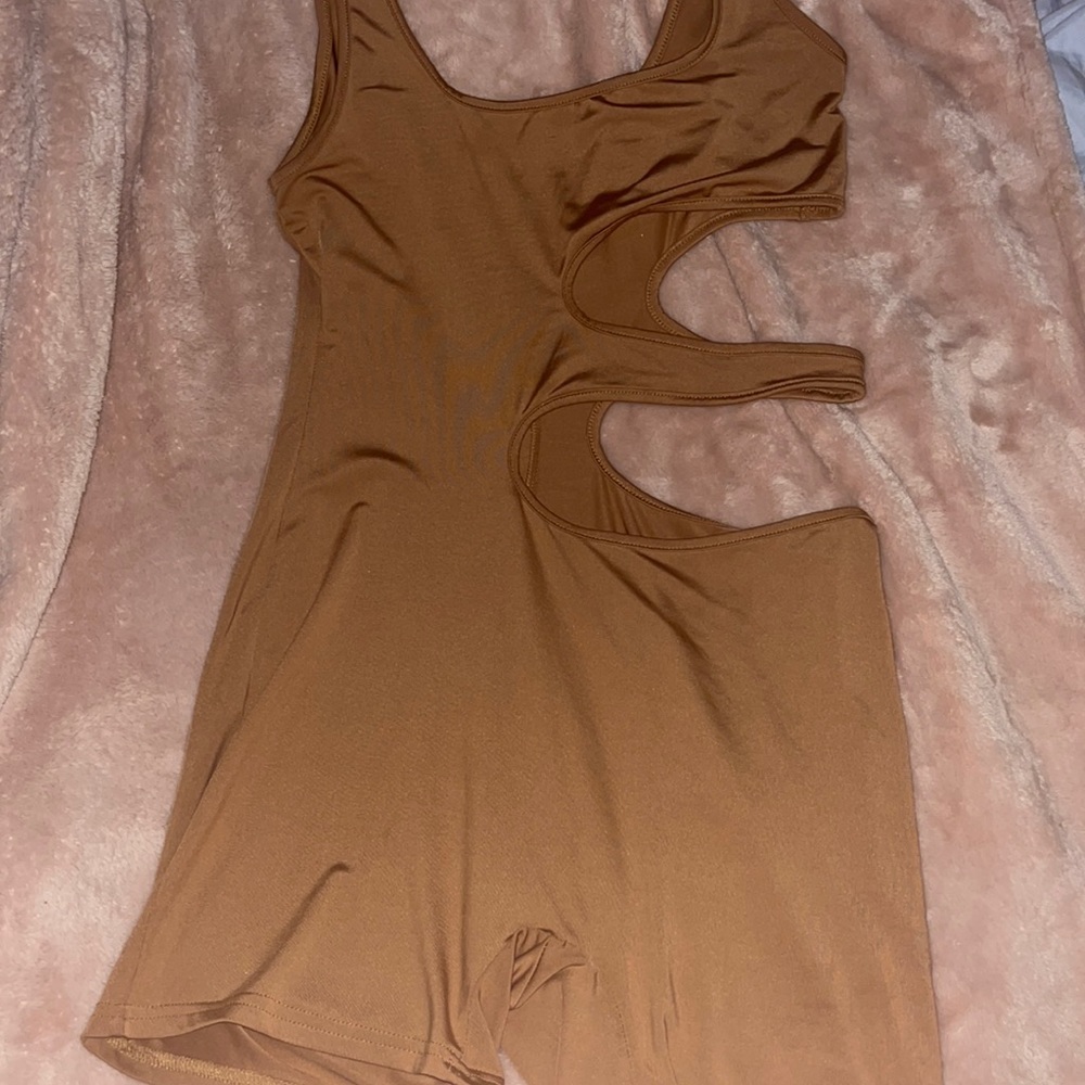 Tan romper super cute